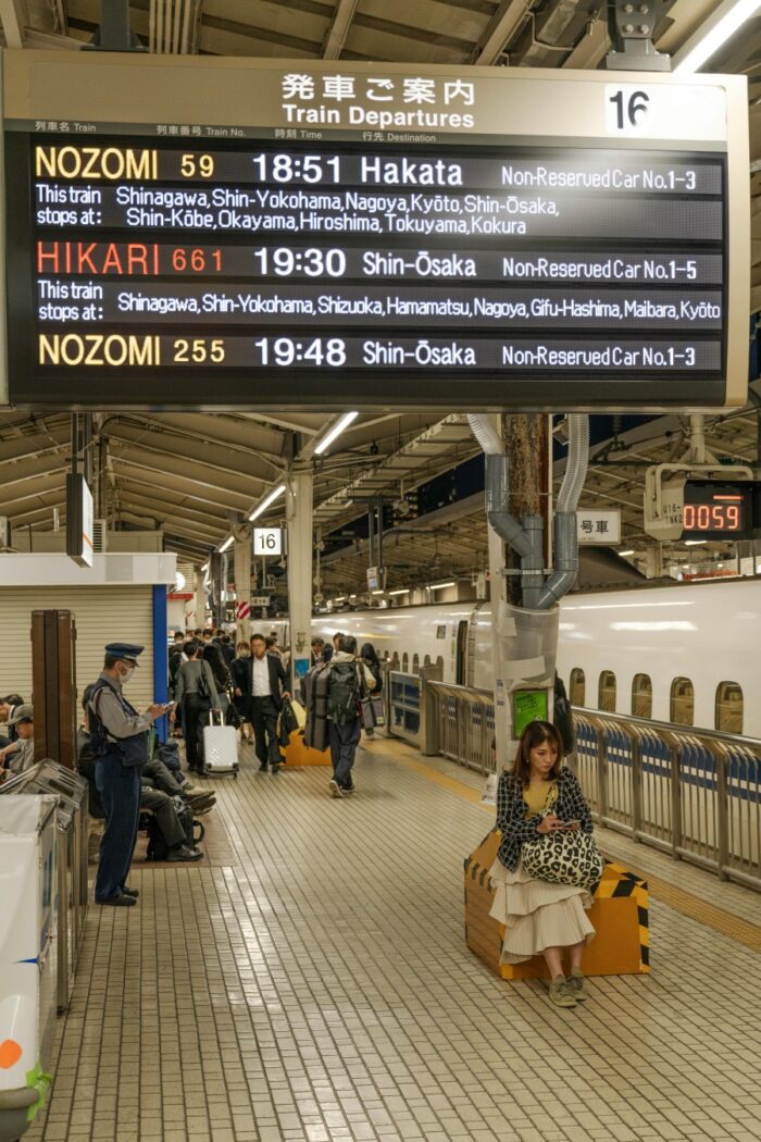 shinkansen nozomi hikari