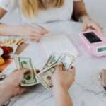 Consejos para ahorrar dinero cada mes y planificar tus vacaciones